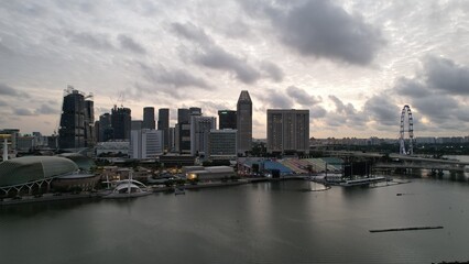 Obraz premium Marina Bay, Singapore: Aerial View of The Picturesque Marina Bay Sands Casino and Hotel, The Shoppes, Singapore Flyer and the Art Museum