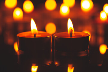 scented candle,candles that are lit in the dark