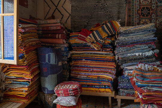 Handmade carpet workshop in Morocco