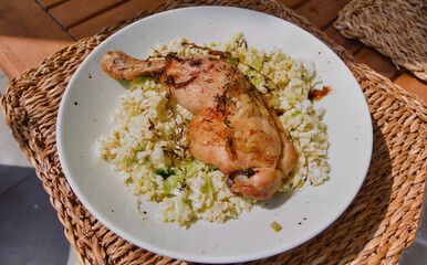 crispy chicken thighs on cauliflower salad - IV -