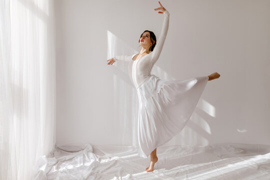 Female dancer doing arabesque move