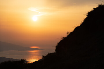 atardecer en la costa