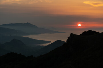 atardecer en la costa