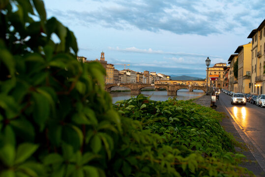 Firenze sunset view with Ponte Santa Trinita e Ponte vecchio 