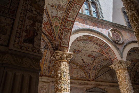Firenze, Palazzo della signoria internal patio fresco 