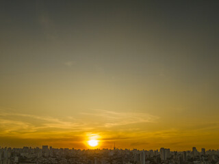 Foto aérea do bairro do Ipiranga, em São Paulo no por do Sol