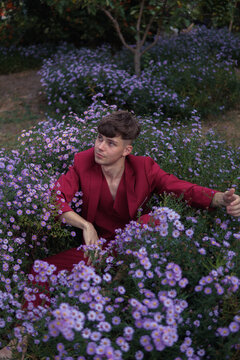 Man In the flowers , model type 