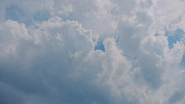 夏の空　積乱雲のタイムラプス　4K UHD