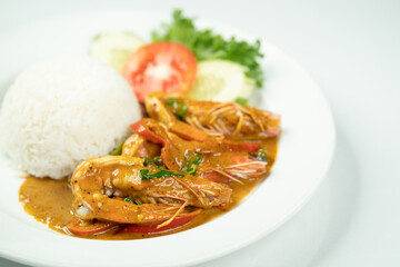 Stir Fried Shrimp with Thai Curry