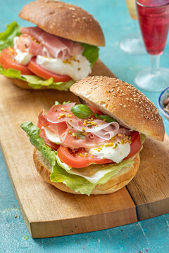 Lettuce Tomato Cheese Ham in a sesam bun Sandwich