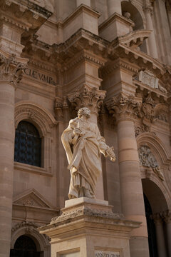 Statue of St Peter