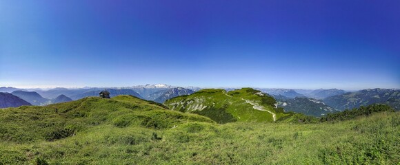 Fototapeta na wymiar Österreich Loser Altaussee Wandern Sommer 2022 Berge Panorama Wanderwege Ausblick Schön