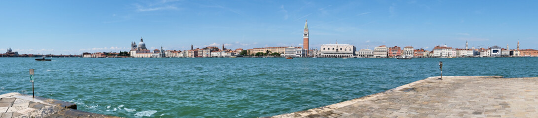 Wenecja, zabytki, podróż, laguna, gondola, Europa, Italia, Widok na Wenecję od strony wyspy Giudecca, panorama © minigraph