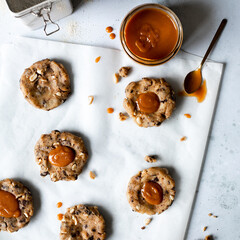 Cookies caramel coulant en cours de préparation - en cuisine - pâtisserie