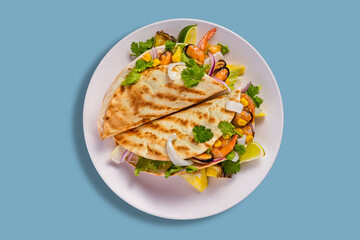 Tacos with shrimp, mussels, squid, parsley, lime, pineapple, onion and salad