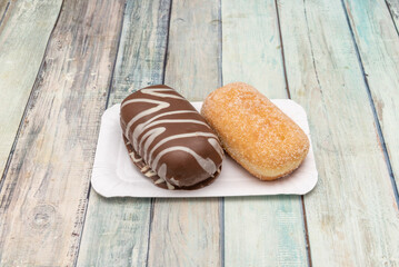 The Abyssinian is a traditional bun consisting of a fried dough filled with cream. popular in the cities of Valladolid and Medina de Rioseco, although they can also be found in other parts of Spain