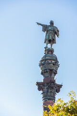 Fototapeta na wymiar statue of cristopher colombus