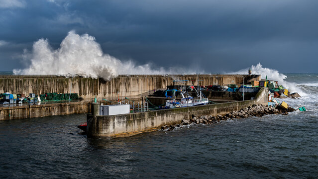 Tempestad, olas, Llanes