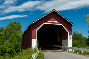 Fototapeta na wymiar Carton Covered Bridge in Rural New Hampshire in Summer