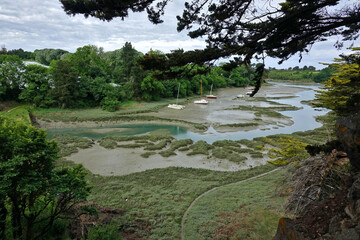 Randonnée sur le GR 34 à marée basse vers la Pointe du Grand Nez, en Bretagne