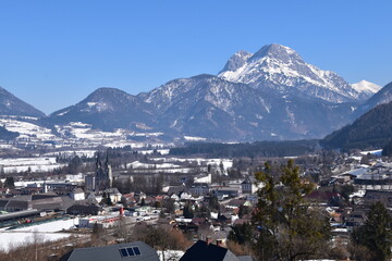 Fototapeta na wymiar Admont und Großer Buchstein, Gesäuse. Steiermark