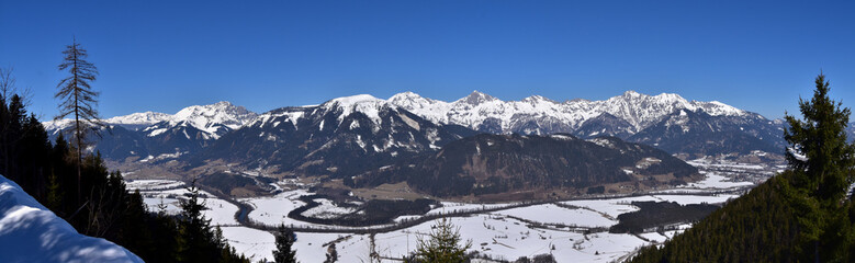 Obraz premium Blick auf die Haller Mauern (Großer Pyhrgas) vom Dürrenschöberl, Steiermark