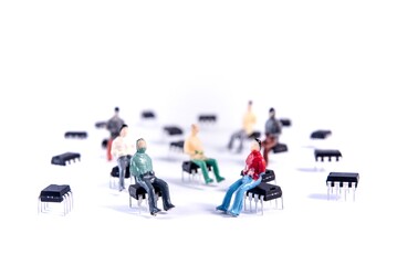 Obraz premium Cyber ​​relationships on the Internet. Connected people. People and microchips. Cybernetic society