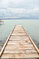 Obraz premium wooden pier on the beach