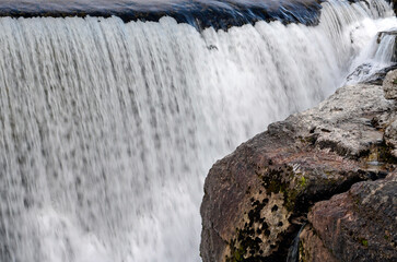 Waterfall on the outskirts of Podgorica (Montenegro) // Wasserfall am Stadtrand von Podgorica...