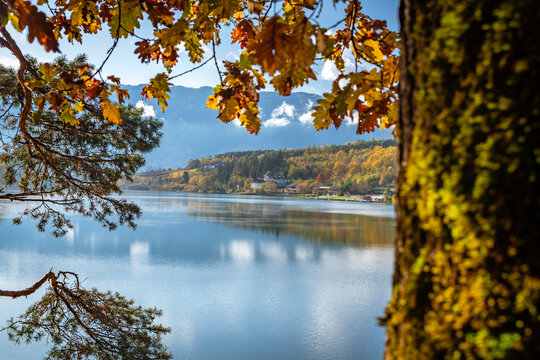 Montiggler See im Herbst

