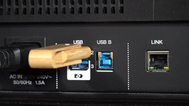 Connect USB A device to a DJ mixer