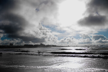 オーストラリアの空、半分晴れと半分曇り空