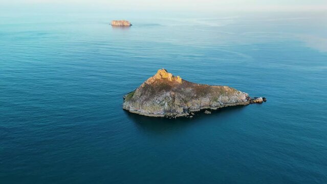 Full 360 orbit of Thatcher Rock off the Devon coast