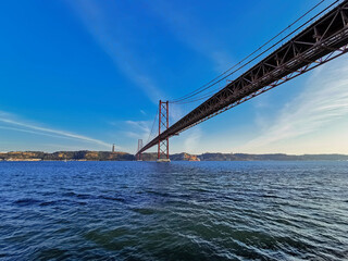 25 de April Bridge (25th of April Bridge)