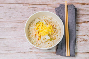 This dish consists of buckwheat noodles served in chilled chicken soup flavored with vinegar and mustard and topped with shredded chicken. Chogyeguksu is a dish commonly eaten in summer as it is belie