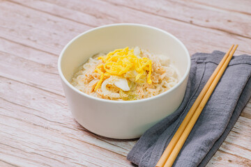 This dish consists of buckwheat noodles served in chilled chicken soup flavored with vinegar and mustard and topped with shredded chicken. Chogyeguksu is a dish commonly eaten in summer as it is belie