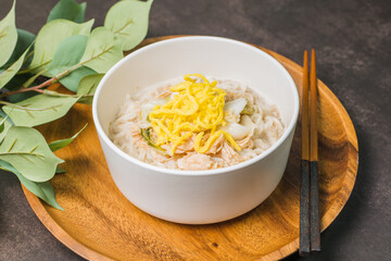 This dish consists of buckwheat noodles served in chilled chicken soup flavored with vinegar and mustard and topped with shredded chicken. Chogyeguksu is a dish commonly eaten in summer as it is belie