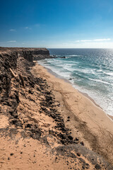 Playa de la Escalera bei El Cotillo auf Fuerteventura in der Nachmittagssonne