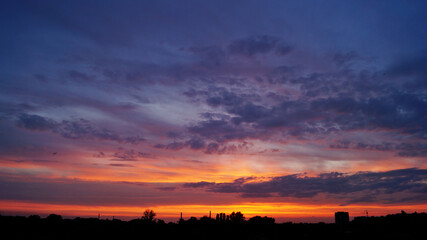 Fototapeta na wymiar sunset over the city