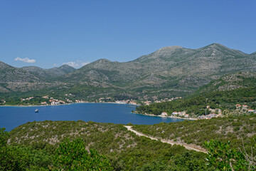 Naklejka na ściany i meble Lac de Bacina en Croatie 