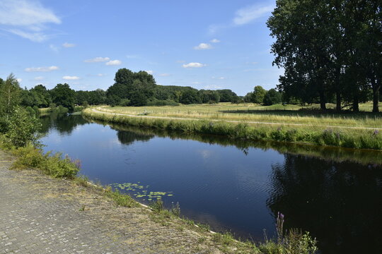 「エムス川」の画像 1,761 件の Stock 写真、ベクターおよびビデオ Adobe Stock