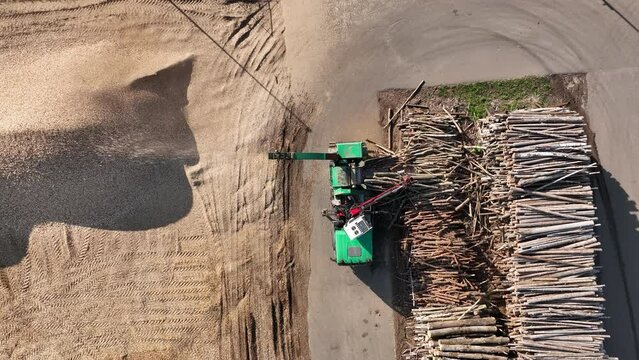 Chipper Machine on Wood Waste Recycling. Shredding Waste Woodshredding. Mobile chipper Truck on Firewood Processing forWood Chips, Sawdust and Fuel Briquettes. Shredder Machine on Timber Recycling