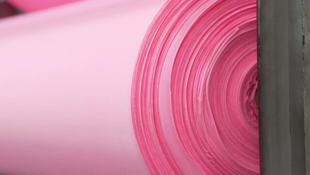 Bobina giratoria con tela rosa, plano detalle
