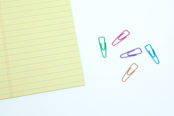 メモ帳とクリップ