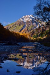 秋の上高地　焼岳