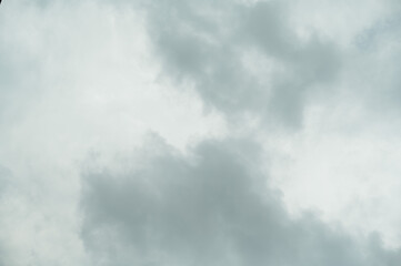 Fototapeta na wymiar 曇り空の自然現象
