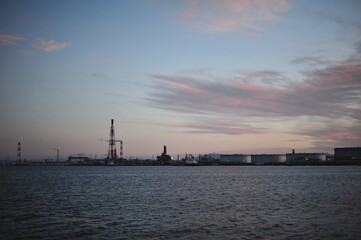Fototapeta premium 夕方の工場景
