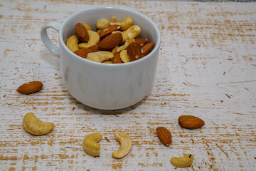 体のバランスを整える効果のあるナッツ類