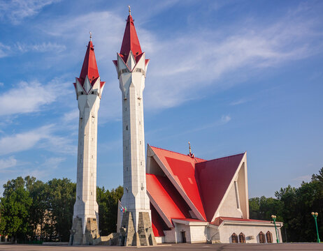Lyalya-Tulpan Mosque in Ufa, Republic of Bashkortostan, July 2022.
Мечеть Ляля-Тюльпан в городе Уфа, республика Башкортостан, Июль 2022 год. 