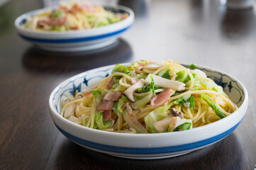 キャベツとエリンギとベーコンのパスタ